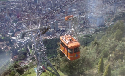 Bogotá: Plaza de Bolivar, La Candelaria, Museo del Oro, Monserrate.